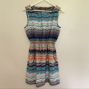 Sleeveless lightweight dress with zipper pockets L